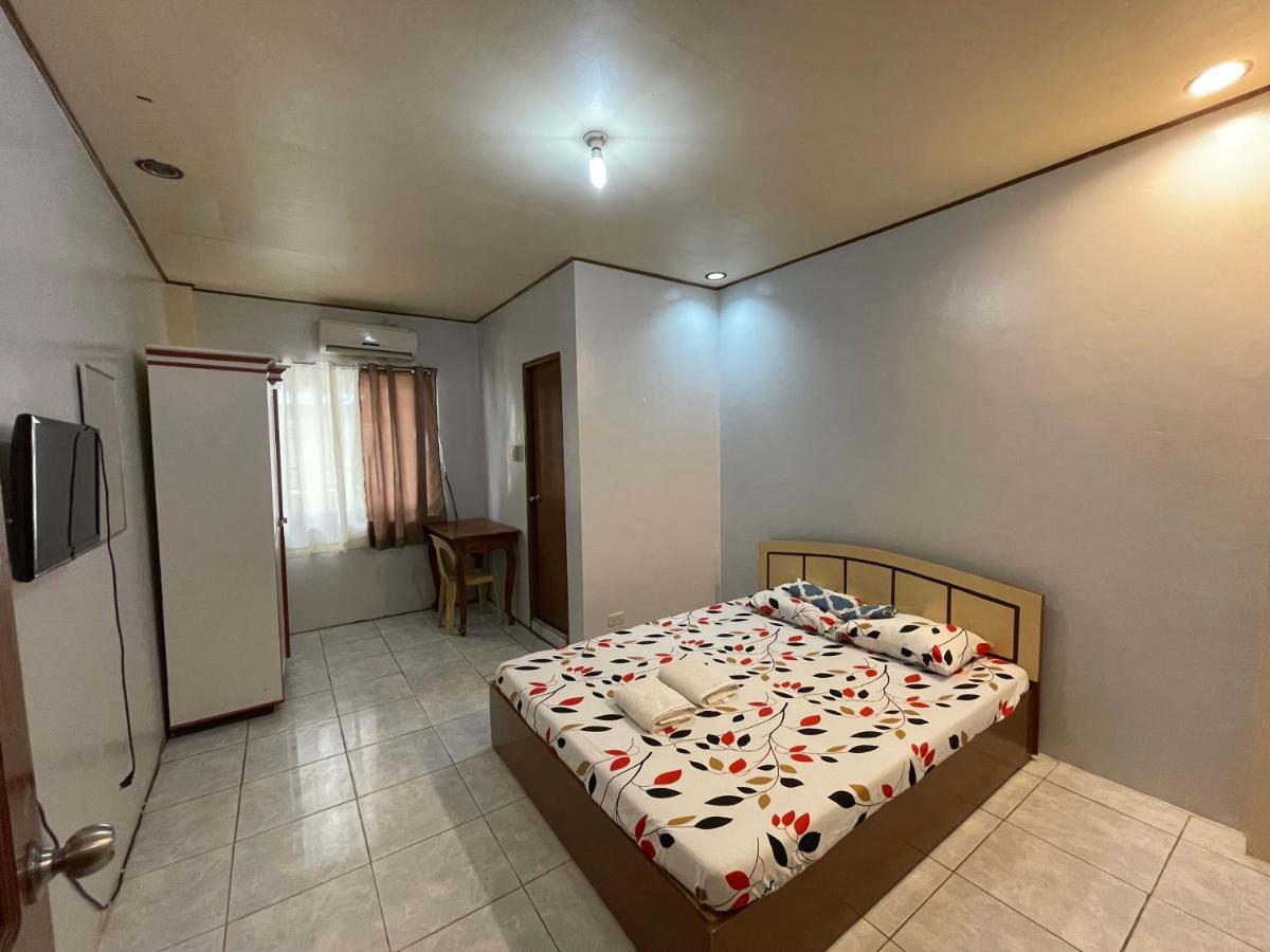 Teofila Pension Puerto Princesa Bagian luar foto