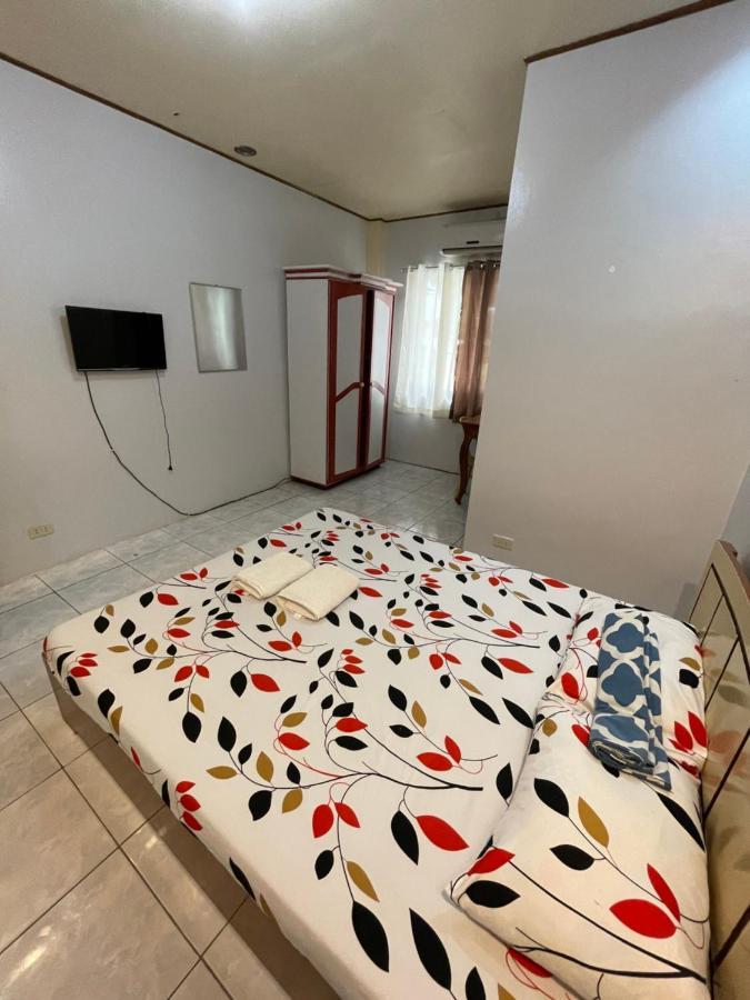 Teofila Pension Puerto Princesa Bagian luar foto