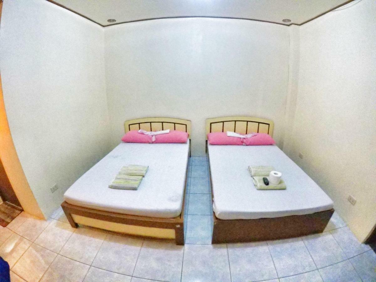 Teofila Pension Puerto Princesa Bagian luar foto